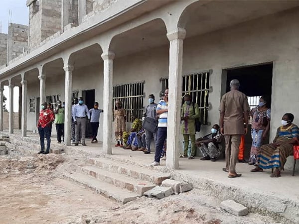 A Streetlight Casts Out Fear in Rural Africa